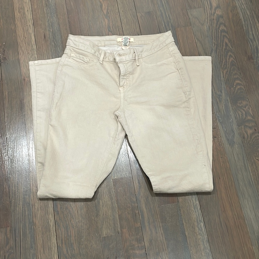 Light tan pants